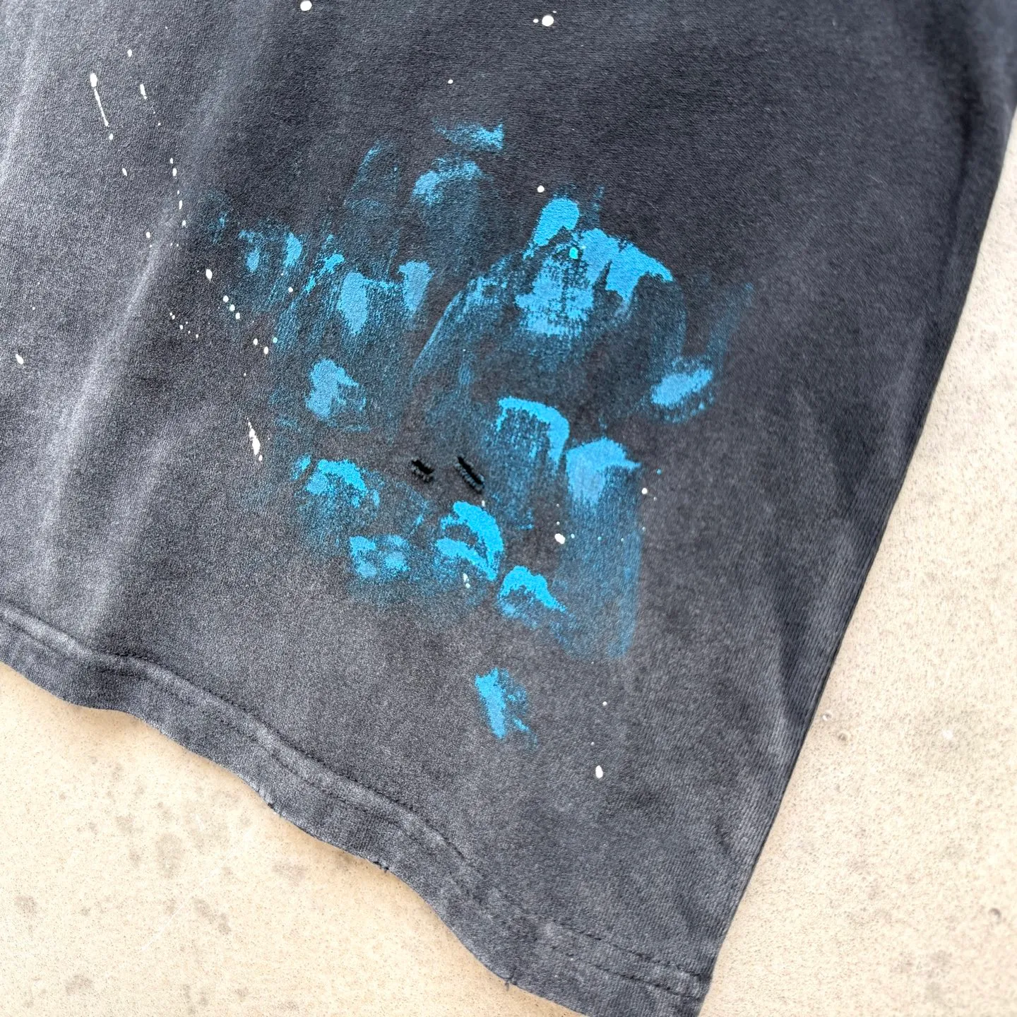 P138 #【Two Colors】CVT-16 Saint Street Dirty street graffiti style waistcoat, hand-painted splash ink on ready-made garments + hand-damaged in multiple positions + heavy Assute fermentation mill spray-on horse wash process, full of retro and high-end feeling. Size: M L XL